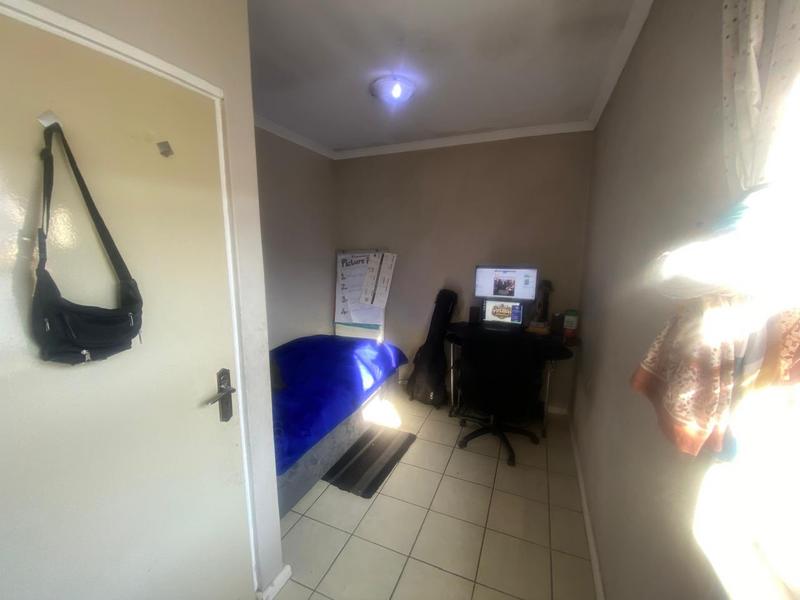 2 Bedroom Property for Sale in Maitland Western Cape